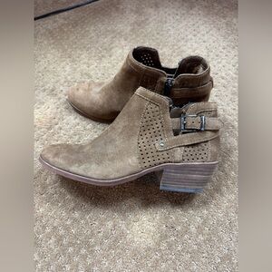 Vince Camuto women ankle booties